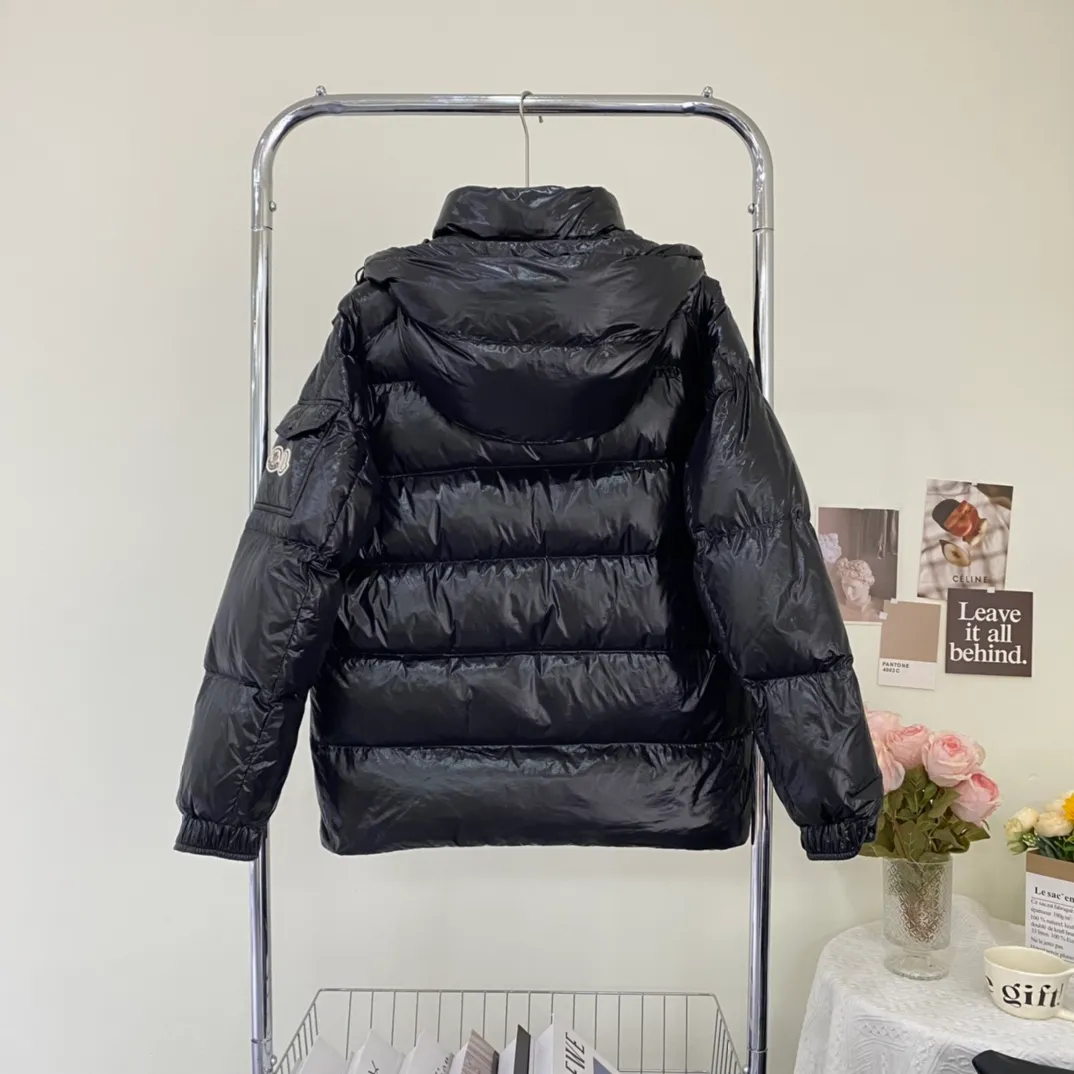 P390 Moncler/ 2026 70 、 。 DNA ， ， 。 Classic ， 、 。 Classic 70 。 Quality， 90 ，Premium Quality ， ，Black ！ Sizes M-3XL